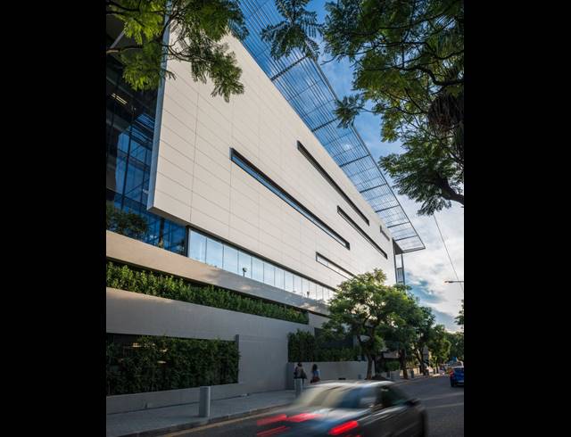 1,638M² OFFICE TO LET IN ROSEBANK